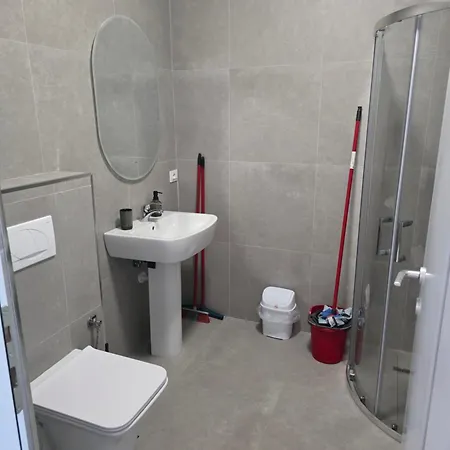 B 2 Apartment