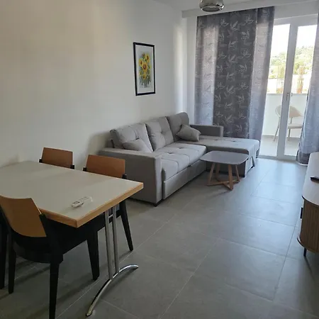 B 2 Appartement Golem (Tirana)